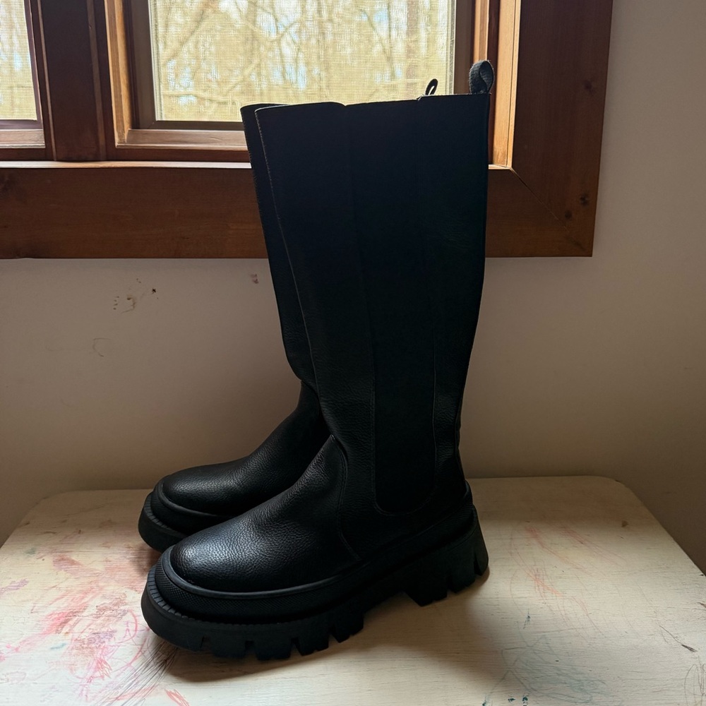 Target A New Day CORENE combat boots 
in BLACK size 6